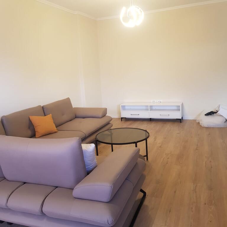 🏠 Apartament 2+1 me qira – Pallat i Ri 📍 Rr. Bardhyl
