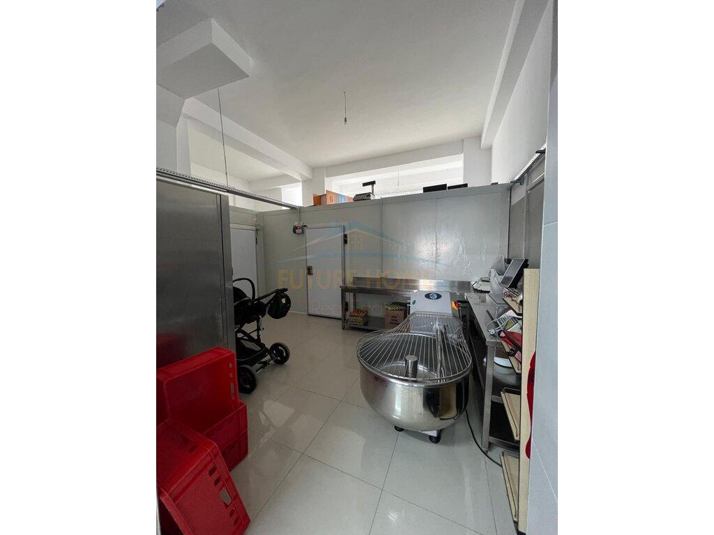 In vendita, Locale, Nuovo Anello, Tirana