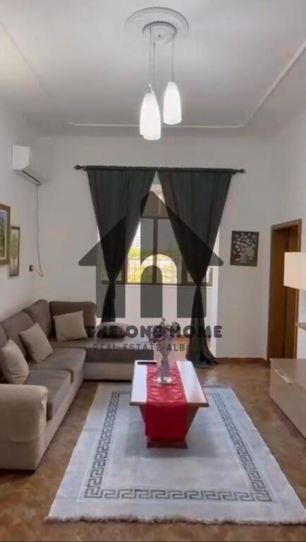 Qera 1+1 Shkoze . Pallat Ri