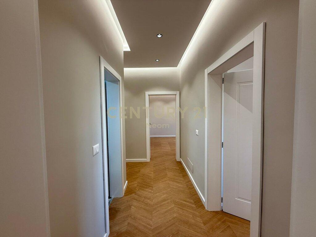 Apartament 2+1 per shitje ne zonen e Myslym Shyrit