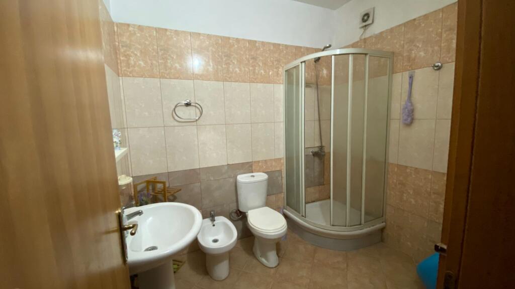 Japim apartament 2+1 me qira ne Astir