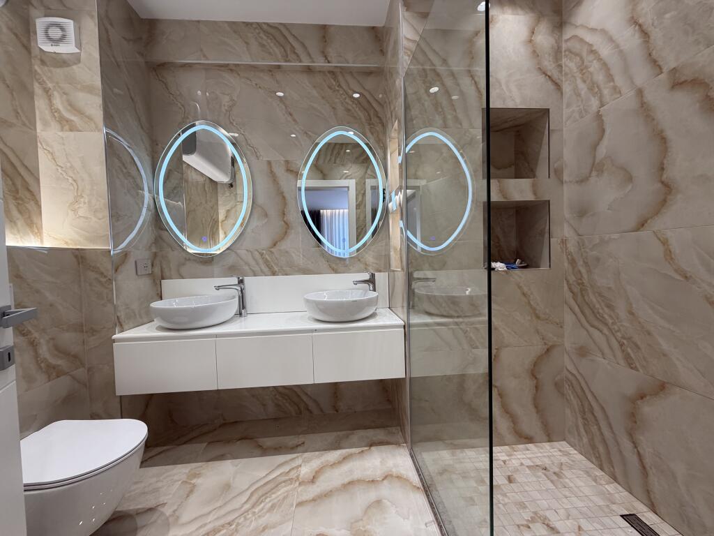 Apartament 2+1+2 Parking per qira tek FZ tek Liqeni i Thate.