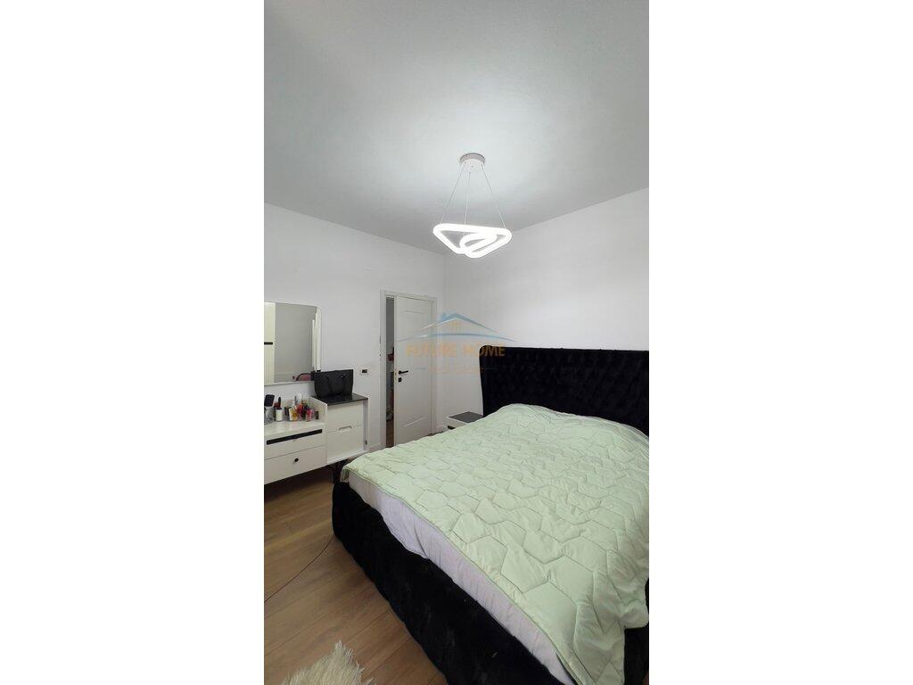 Shitet, Apartament 2+1, Porcelan, Tirane