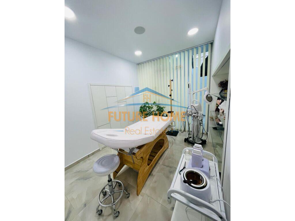 Affitto, Locale commerciale, Centro estetico, Piazza Wilson, Blocco