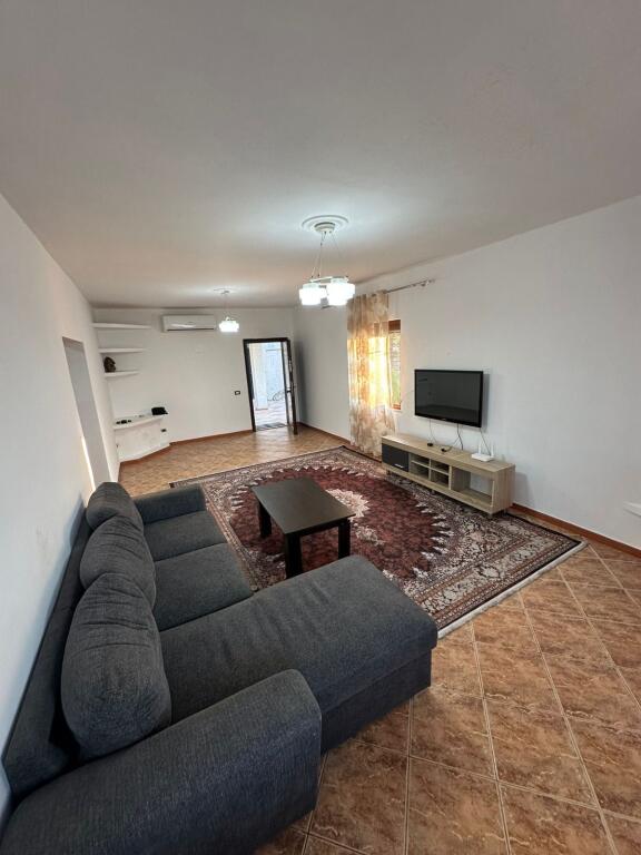 Jepet Me Qera Apartament 2+1+1 Ballkon
