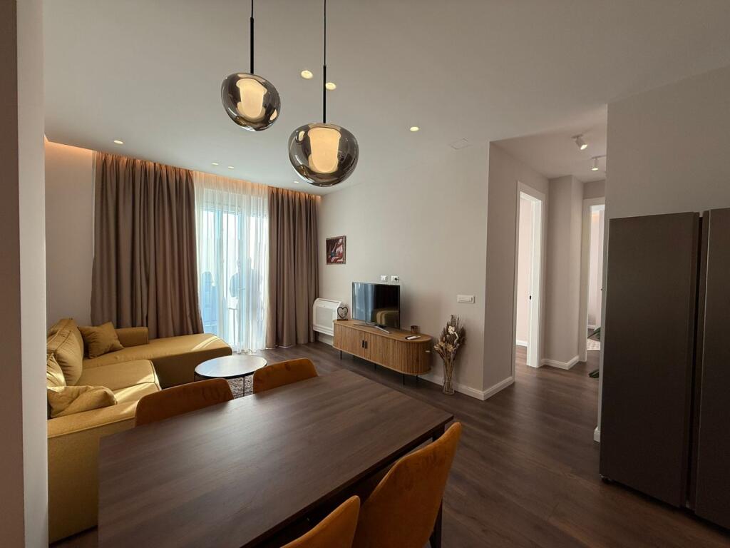 Apartment 2+1 for rent at Komuna e Parisit