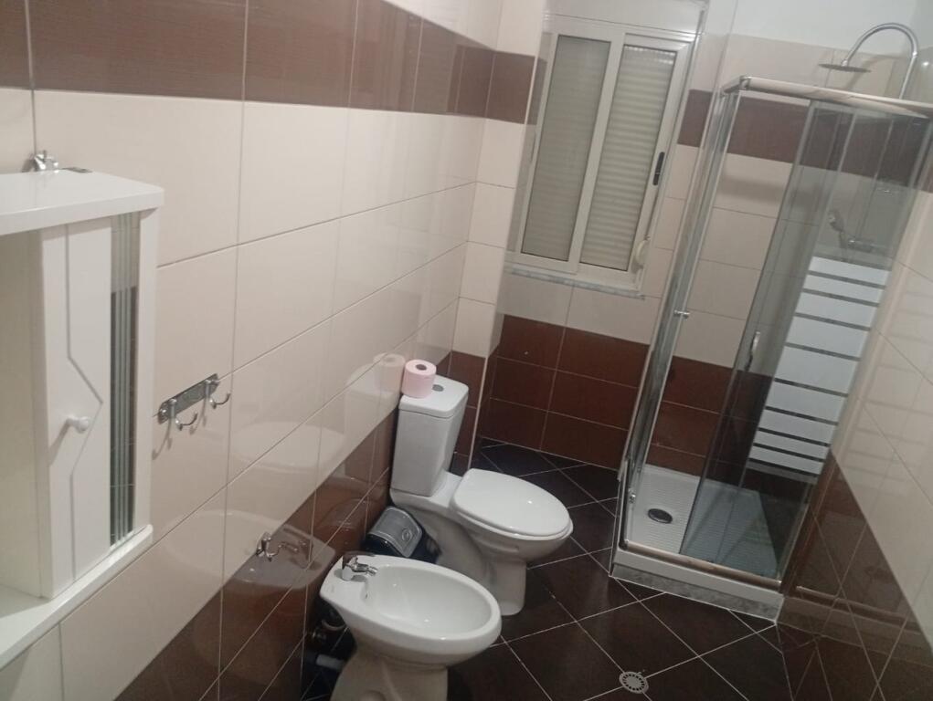 🏖️ Jepet me qira super apartament me pamje spektakolare në Plazh, Durrës! 🌅