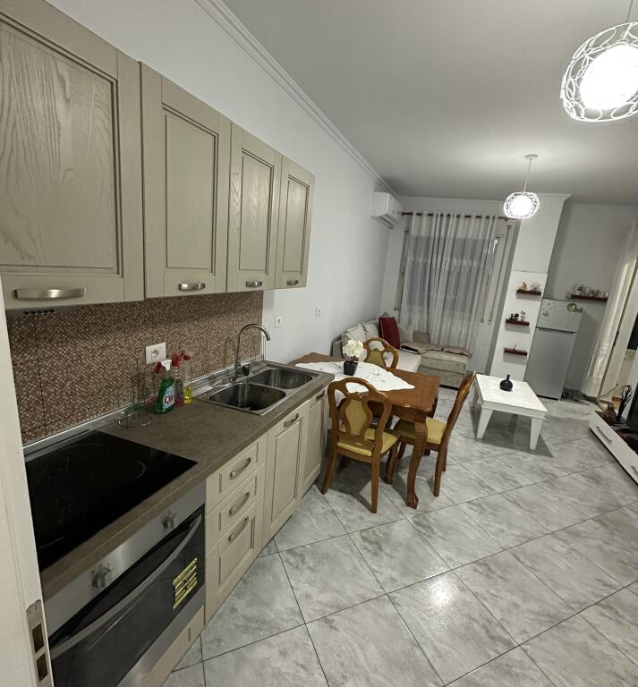 Appartamento 2+1+1 con Balcone in Affitto