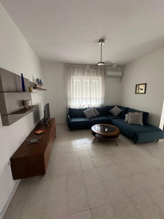 Apartament 2+1 per qira tek Rruga Qemal Stafa
