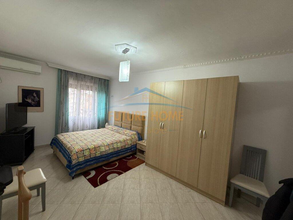 Shitet,Apartament 2+1+2+Depo,21 Dhjetori,Tiranë