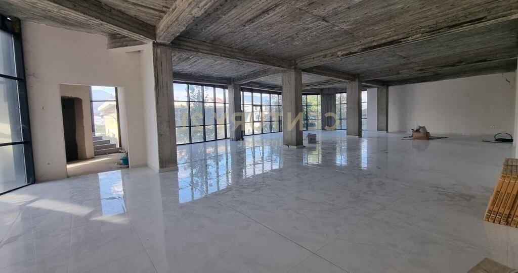 Multifunctional space for rent, Kamëz