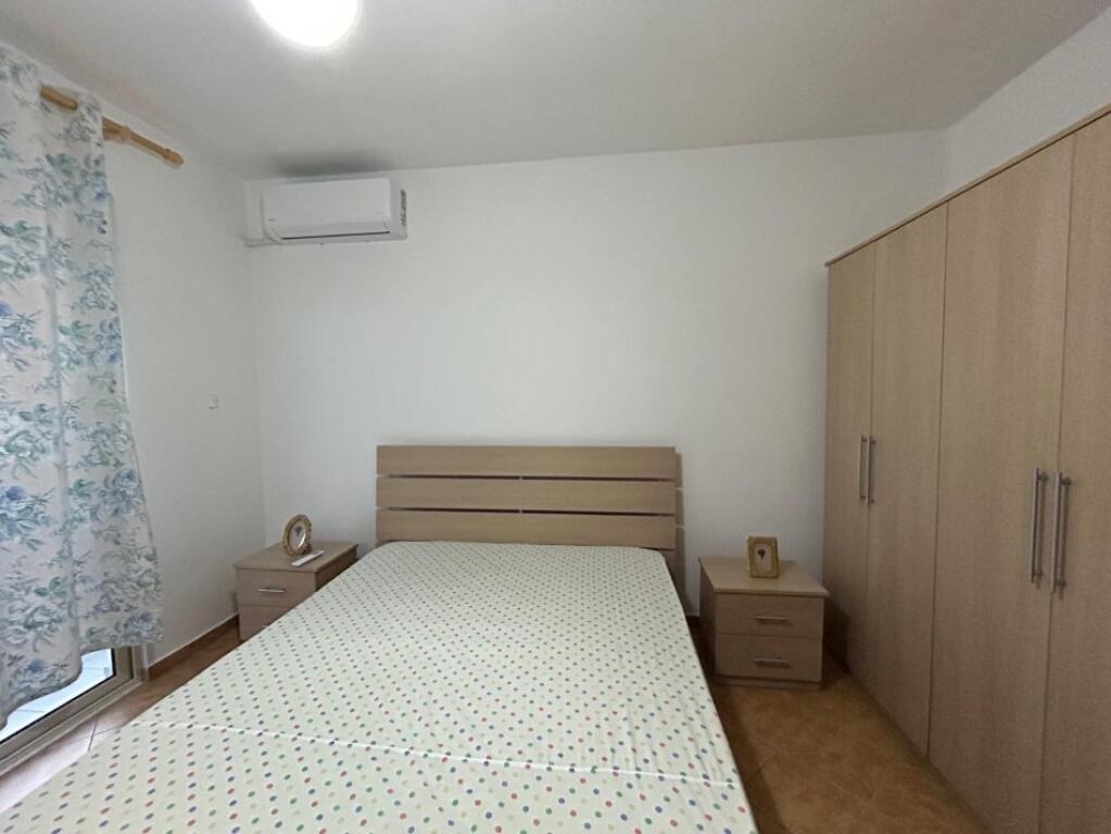 Jepet apartament 2+1 me qera prane Ozone , Astir