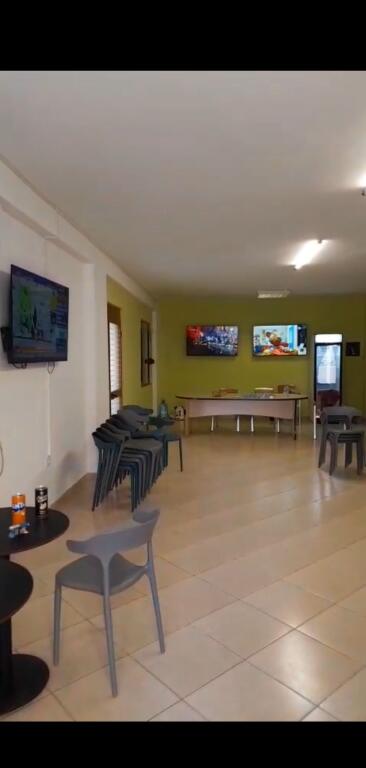 SHOP FOR RENT 187M2 KODRA DIELLIT 2000 EURO