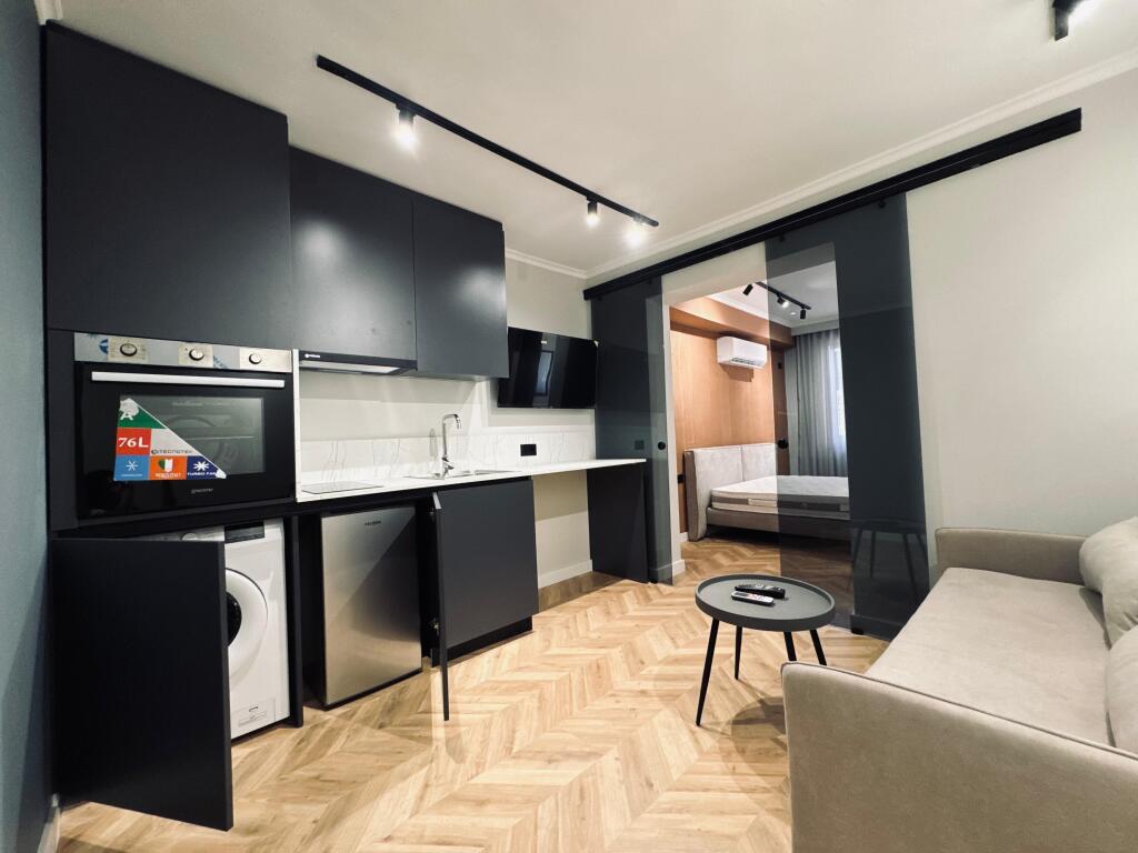 Shitet Apartament 1+1&1Studio, Mine Peza!