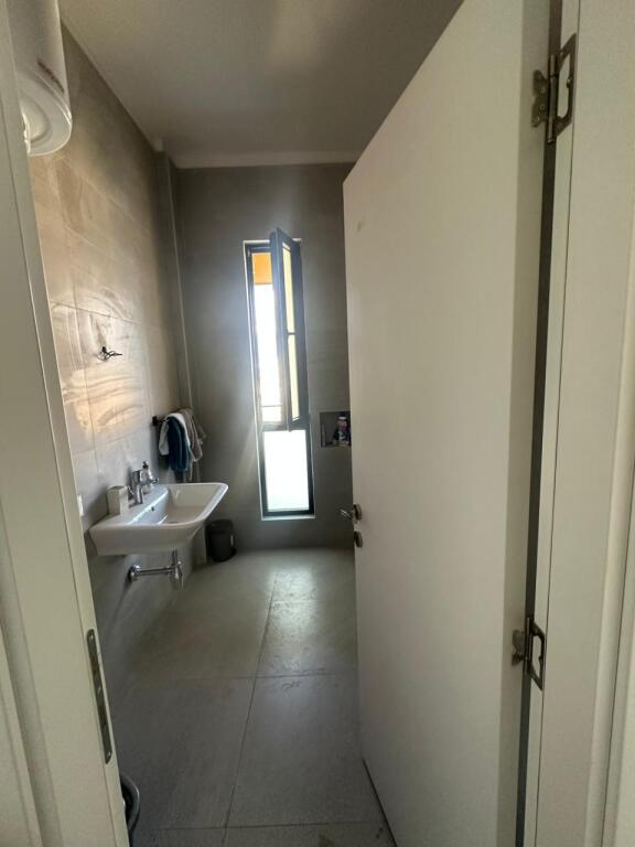 🔶 EXCLUSIVE | Office for rent – Square 21, Tirana