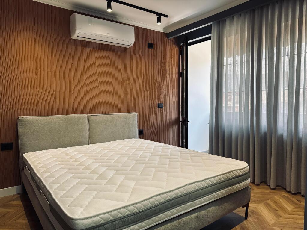 Shitet Apartament 1+1&1Studio, Mine Peza!