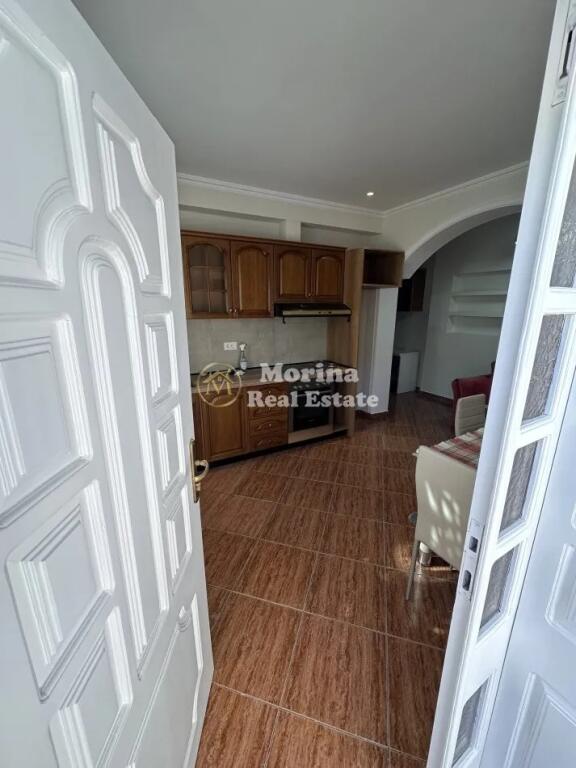 Qera, Hyrje private , 1+1 | 5 Maji , 450 €/muaj