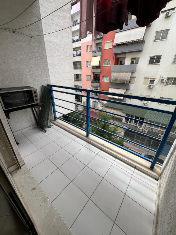 Apartment 2+1+1, Yzberisht!