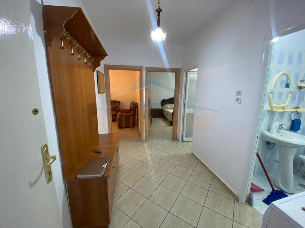 Qera, Apartament 1+1, Pallati me Shigjeta, Tiranë.