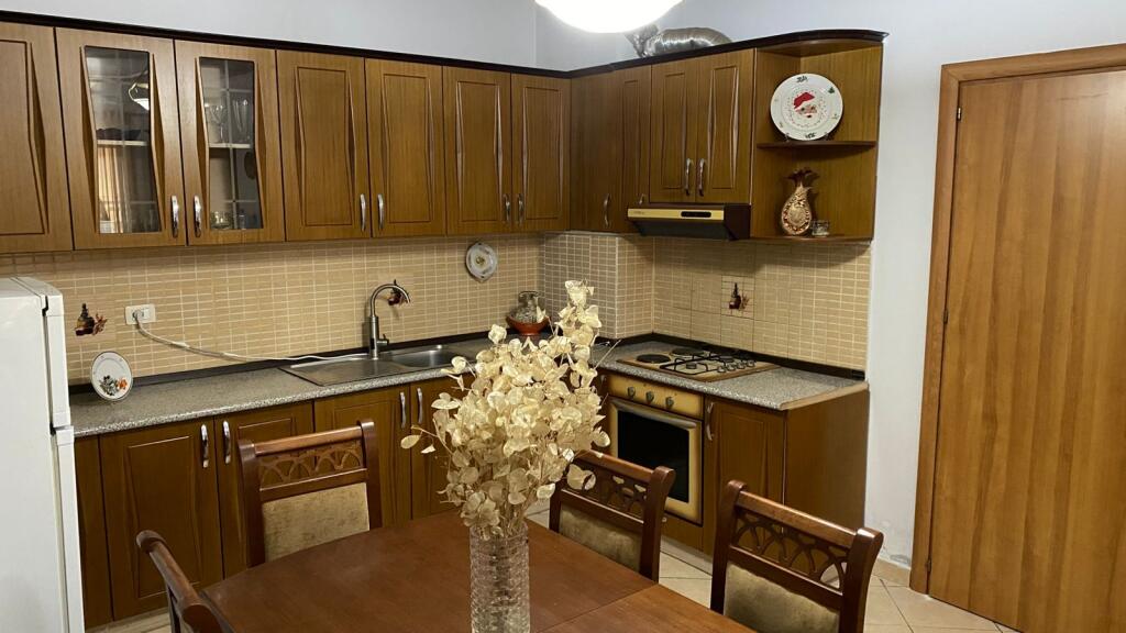 Japim apartament 2+1 me qira ne Astir