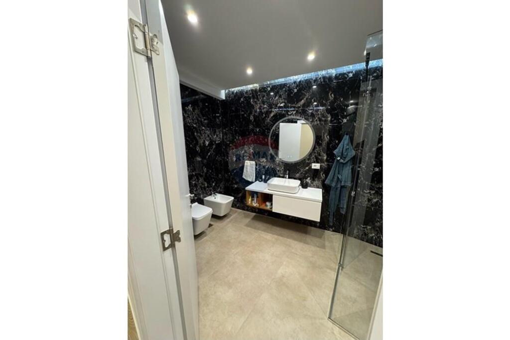 APARTAMENT MODERN 2+1+2+POST PARKIMI PER SHITJE