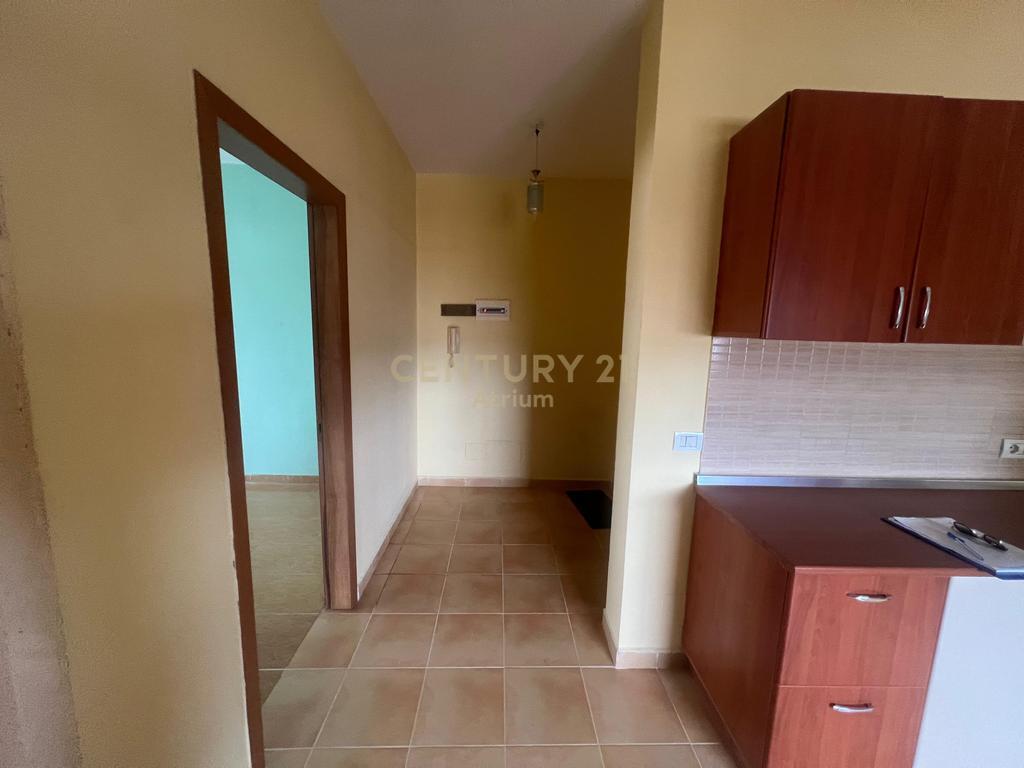 JAPIM ME QIRA APARTAMENT 3+1+2 TEK MINISTRIA E JASHTME !