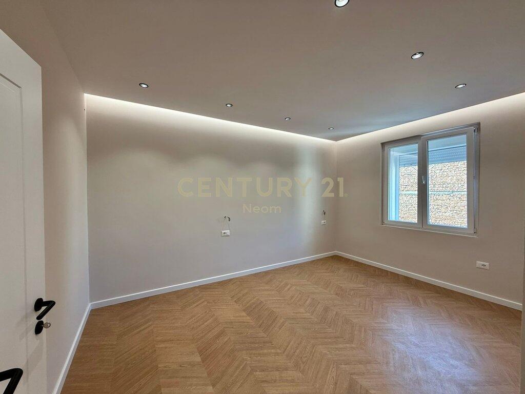 Apartament 2+1 per shitje ne zonen e Myslym Shyrit