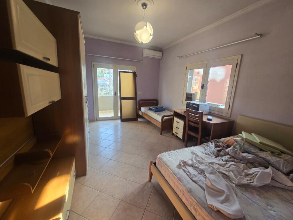 Apartament 1+1+Ballkon me Qira ne Selite