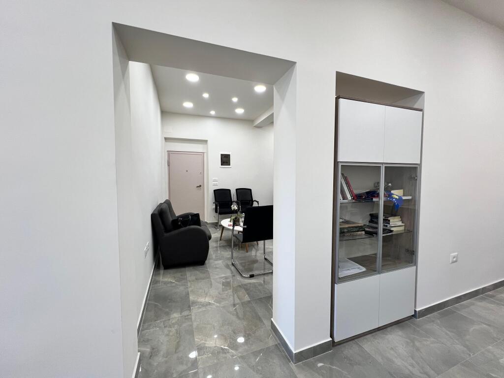 Shop For Sale, "Emin Duraku" Street, Tirana!