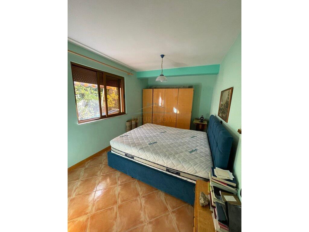 For sale, apartment 3+1+2, Muhamet Gjollesha Street.