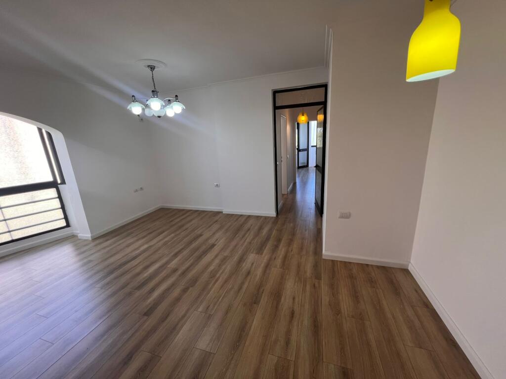 APARTAMENT NE SHITJE 2+1 TE ISH FUSHA AVIAICONIT