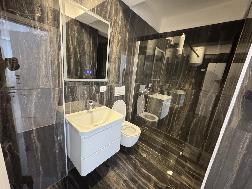 JEPET ME QIRA APARTAMENT 2+1+2 POSTE PARKIMI !!