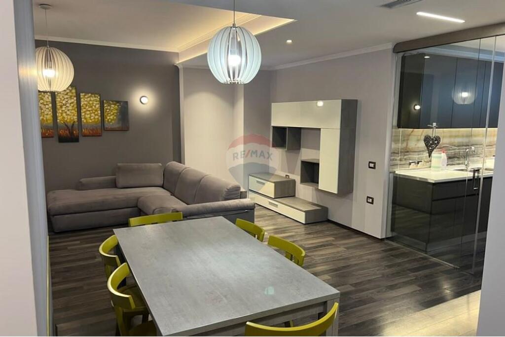 Apartament luksoz me qira – Rruga e Kosovareve !