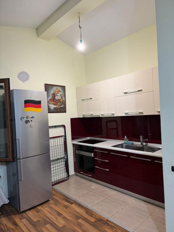 Qera 1+1+1 Parkim /  Babrru.