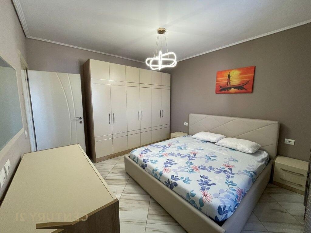 OFROHET  APARTAMENT 2+1 TE MYSLYM SHYRI