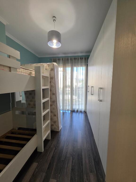 Appartamento di tipologia 2+1+2 offerto in affitto in Via Kosovo