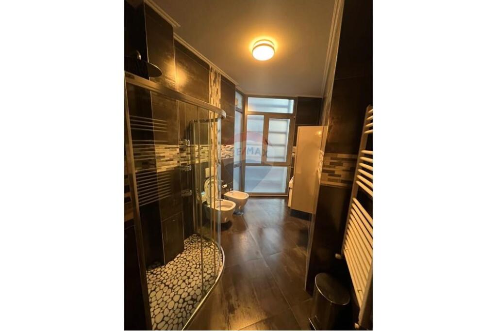 Apartament luksoz me qira – Rruga e Kosovareve !