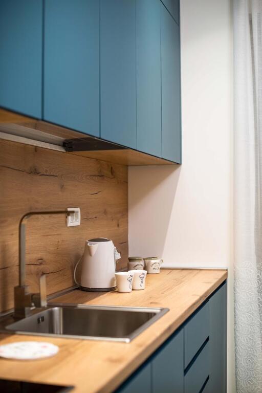 Super ap 1+1 in centro (via di Durazzo caffè Flora)