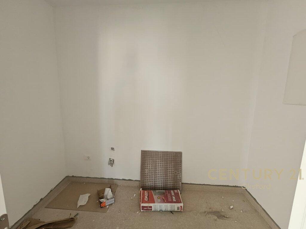 Apartment 3+1+2 Plus Parking Space FOR SALE at Lake View Residence (Kosovareve Street)!.