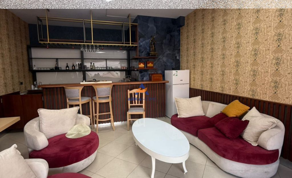 AFFITTASI EDIFICIO DI 4 PIANI "LAPRAKË" 15.000 EURO