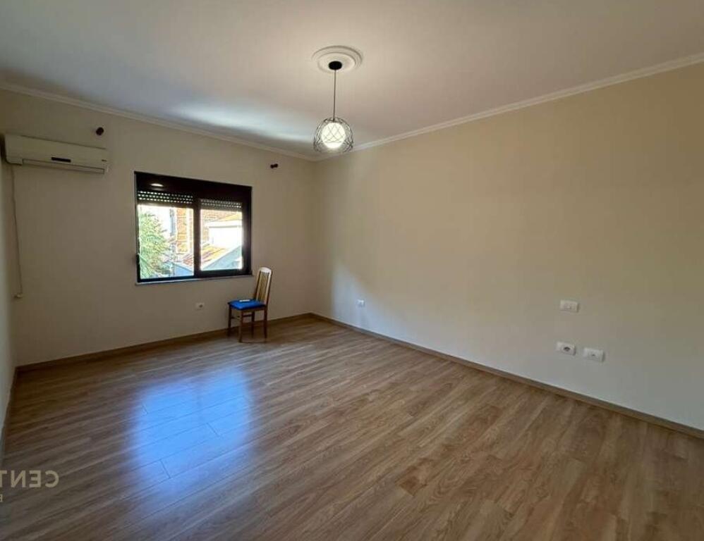 Apartment 3+1 for rent for office, Commune of Paris