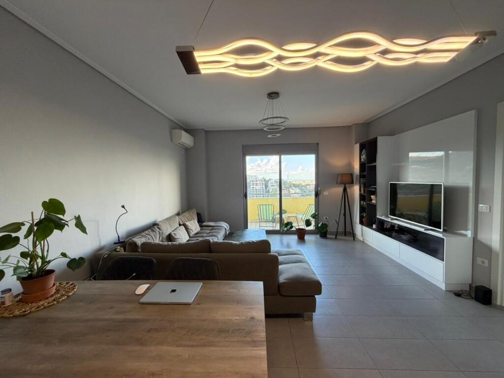 2+1 apartment for rent at Rr. Peti near the Dry Lake.