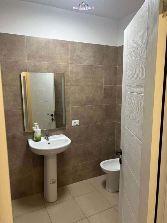 Apartament Me Qera 1+1 Tek 5 Maji (ID B2101314) Tirane