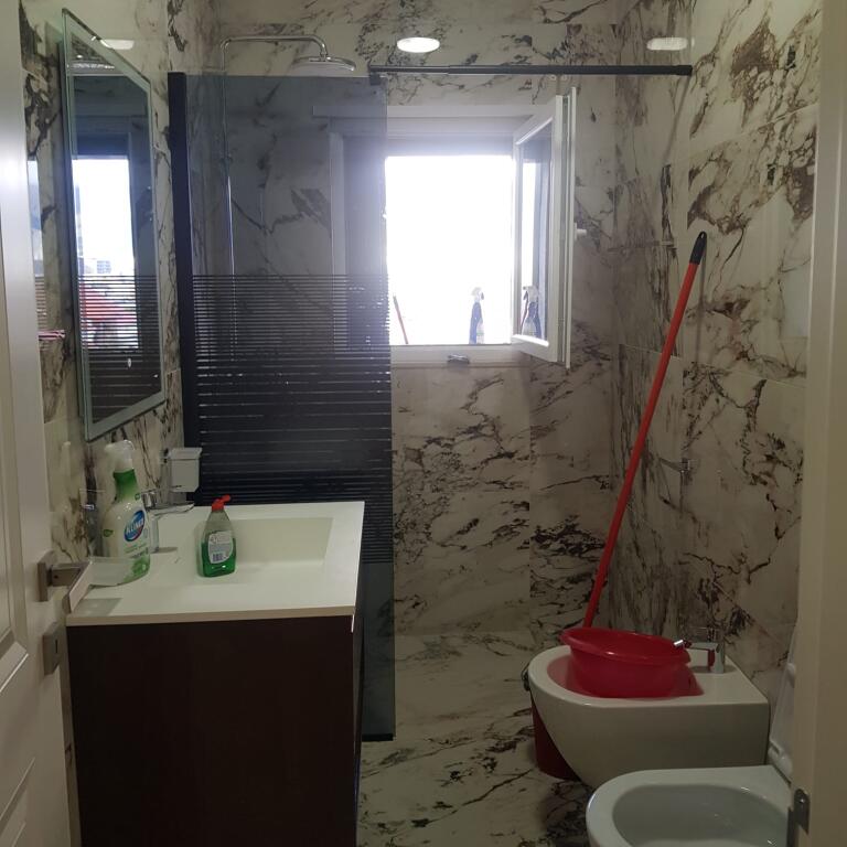 🏠 Apartament 2+1 me qira – Pallat i Ri 📍 Rr. Bardhyl