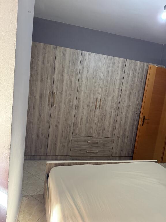 Apartament me qera 1+1 pranë market “Diambe” në Astir