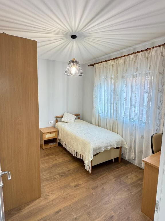 Apartament Me Qera 2+1 ne Myslym Shyri (ID B2201562) Tirane