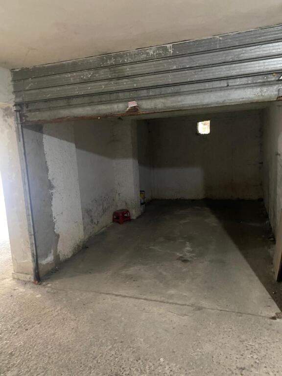 SHitet garazh te Kodra e DIELLIT