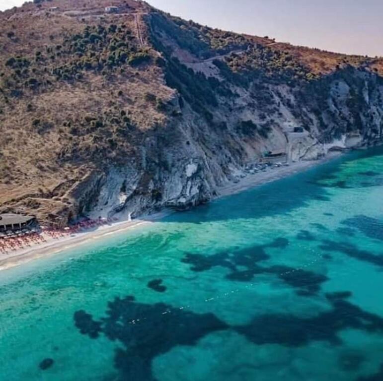 Terreno in vendita presso la spiaggia di Pasqyrave a Sarande ( BTS1)