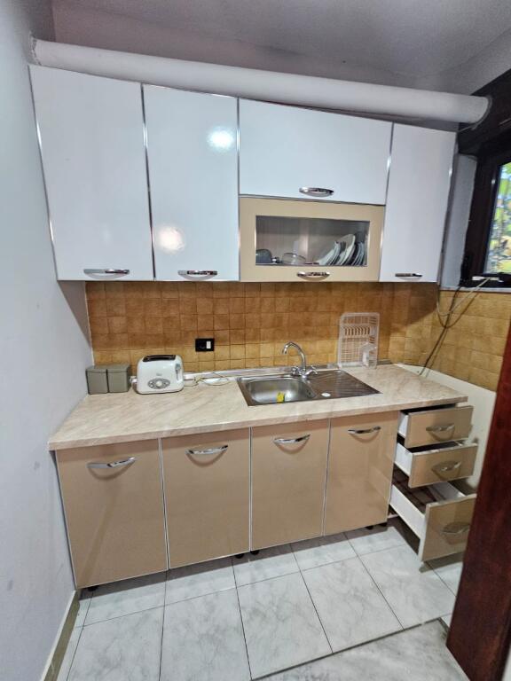 Affitto a lungo termine, Appartamento 1+1 sulla spiaggia Iliria