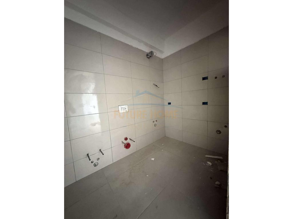 Shitet , Apartament 1+1 , Unaza e Re , Tirane